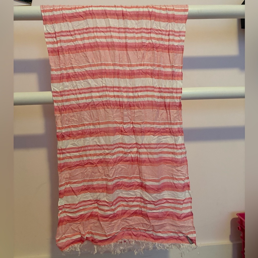 Columbia Pink and White Fringed Scarf